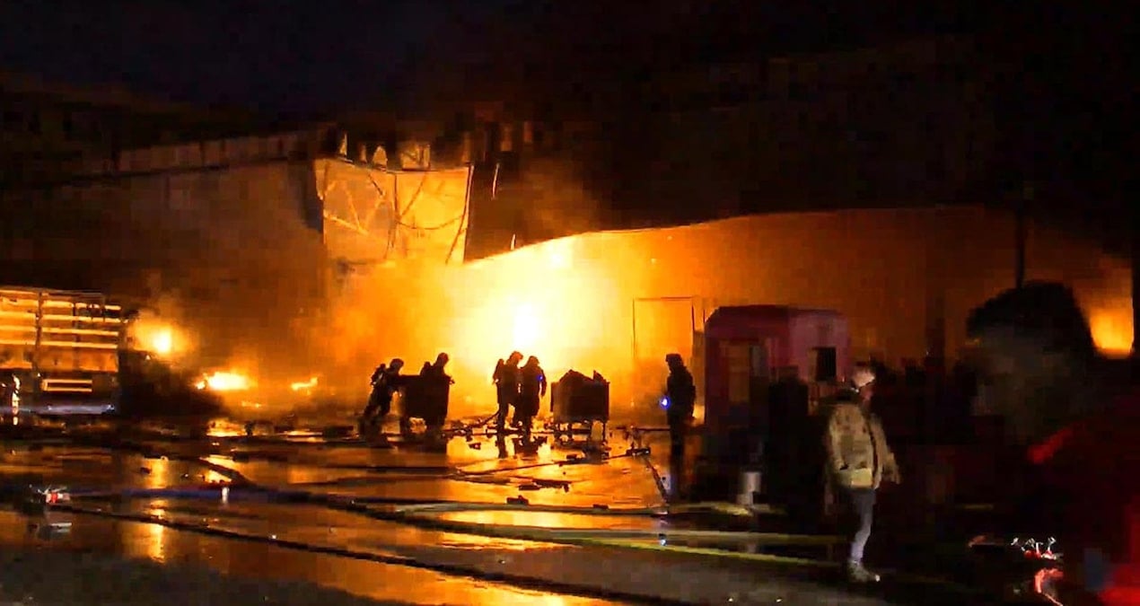 istanbulda korkutan yangin cok sayida arac yandi 2J5yIvwb