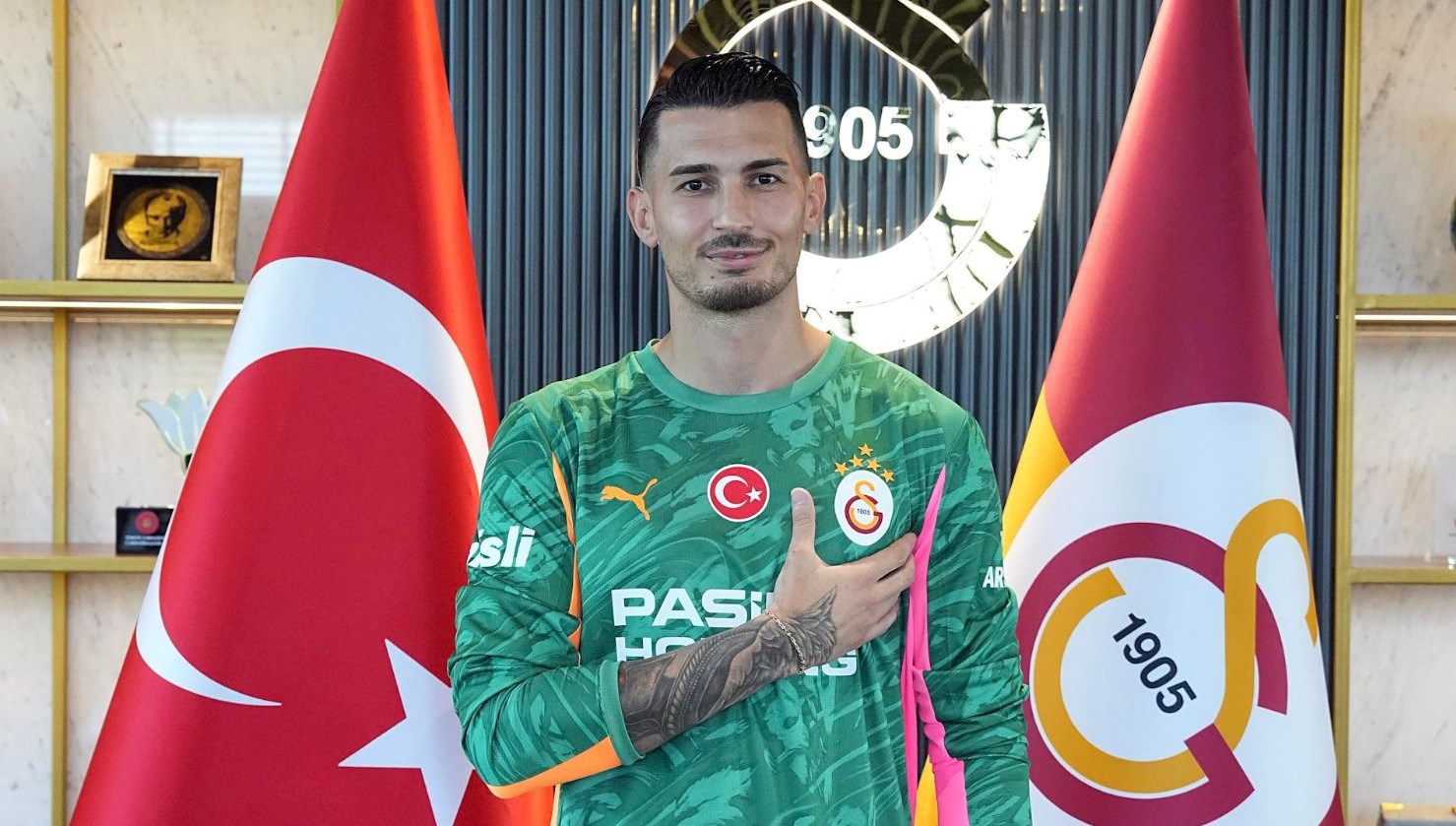 ugurcan cakir imzayi atar atmaz konustu cok ozel bir duygu Q1XkOWwl