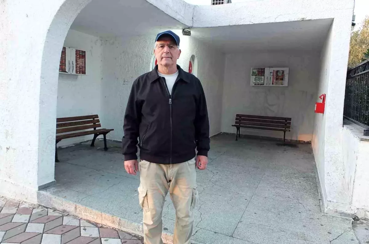 Gurbetçi Taksici, Burhaniye’de Kitaplıklara Sahip Çıktı