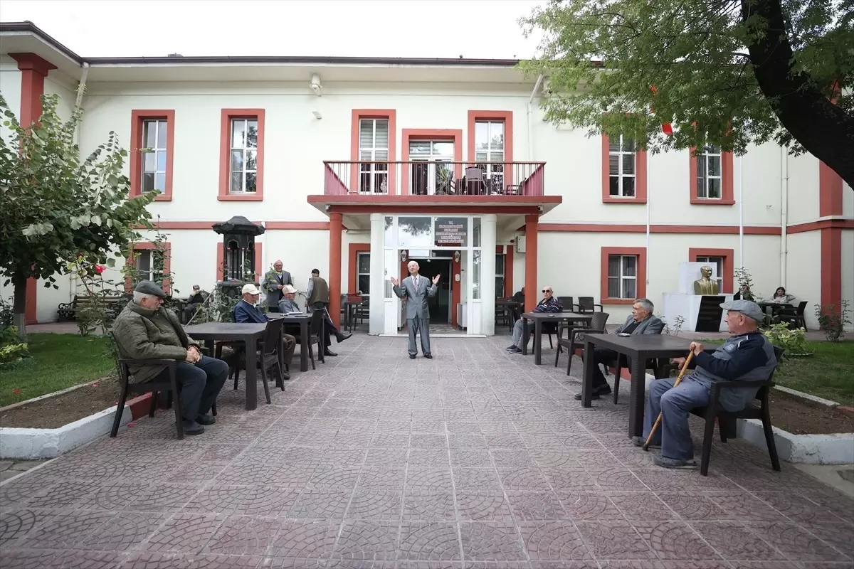 huzurevi sakinleri icin mini konserler WS45wpf8