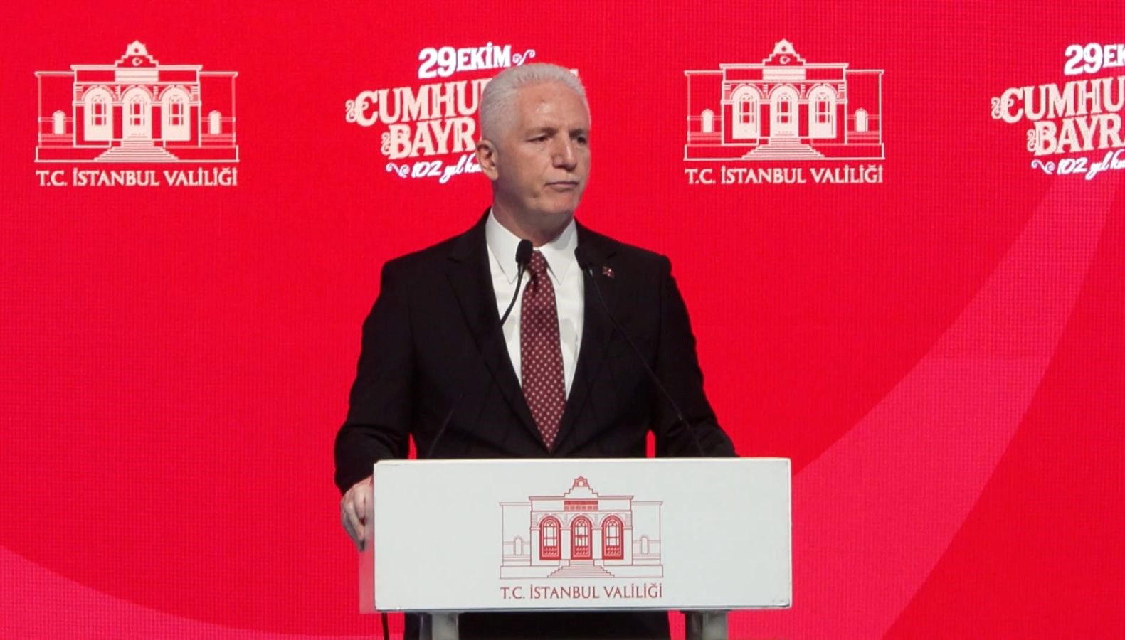 istanbul valiligicumhuriyetin 102 yili dolayisiyla resepsiyon duzenledi qj4xZMDD.jpg