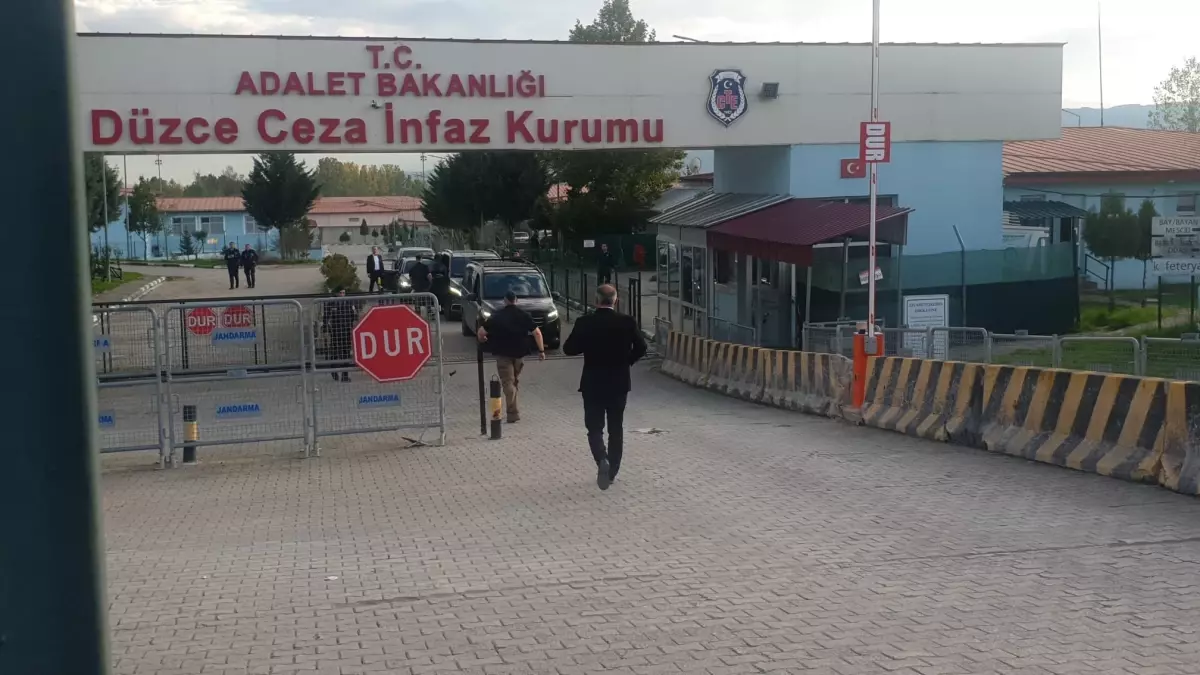 ozgur ozelden pinar turkere ziyaret 3cOI1B12.jpg