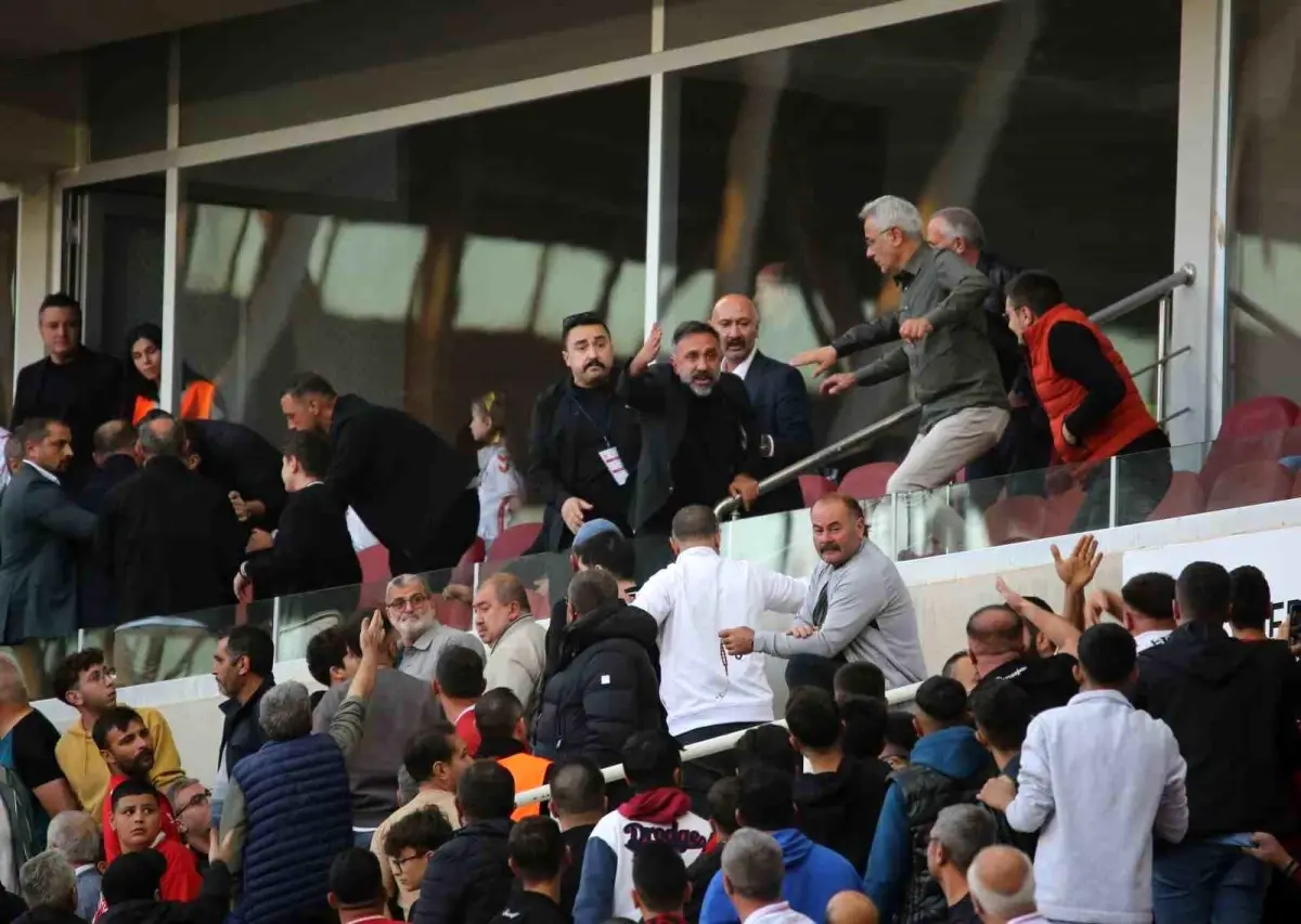 sivassporda baskan taraftarla tartisti QRpFXzae