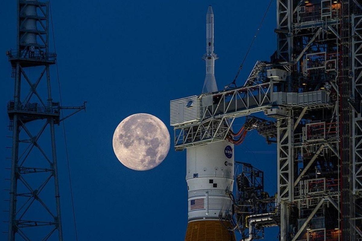 uzay yarisi basliyor nasa muskin spacexine alternatif ariyor guclu rakip ise bezosun blue origini FQcMgnnw.jpg