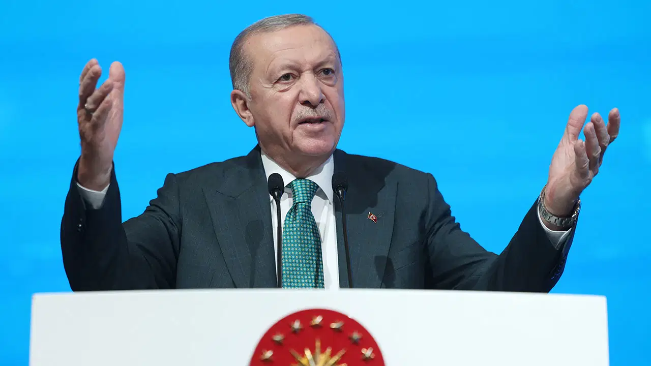 erdogan ozgur ozeli hedef aldi biz az soyledik o cok anlasin fA4NmxBV.jpg