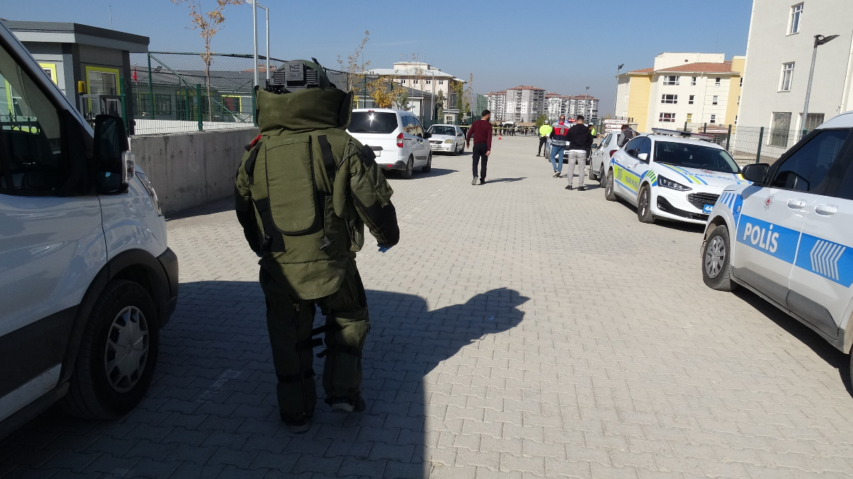 malatyada okul yerleskesinde supheli cisim panigi bFngfsdT.jpg