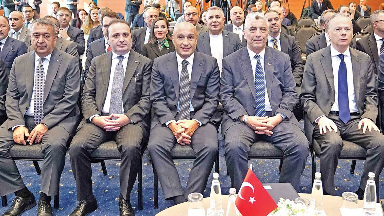 otomotivin liderliginde ekim ihracati 24 milyar dolar 8WQYDFUh.jpg