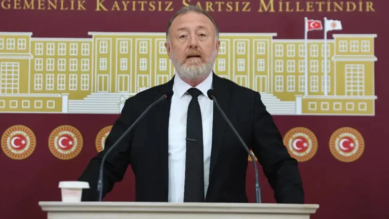 dem-partili-temelliden-acik-cagri-beklenen-temel-yasa-meclise-gelmeli-GTXEQuMn